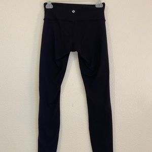Black lululemon leggings size 4 28”